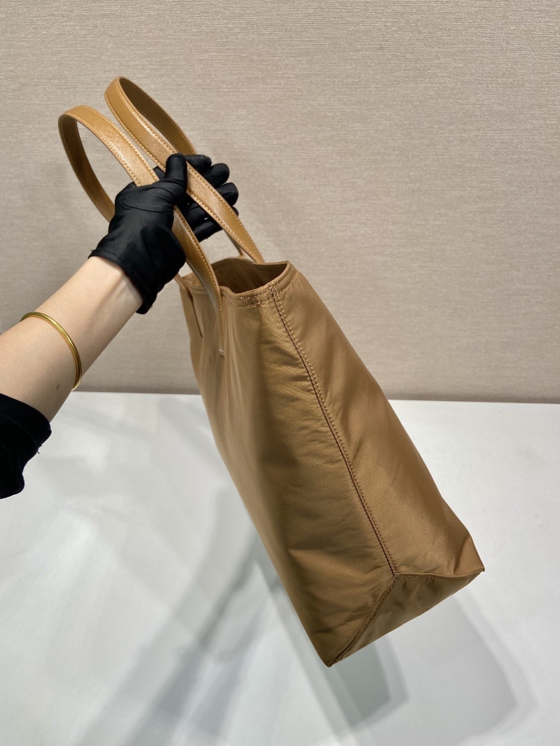 Pra*a tote bags
